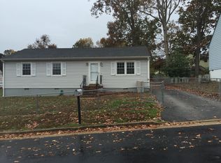 353 Red Oak Dr, Hopewell, VA 23860