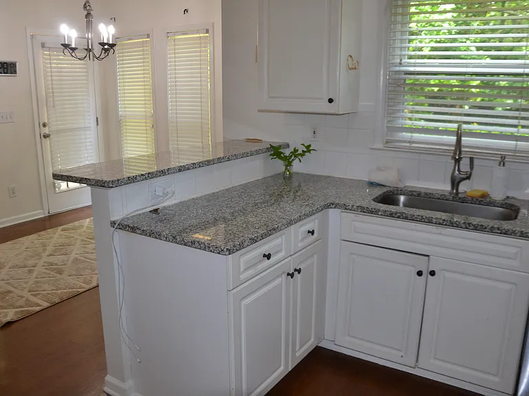 2208 Snug Hbr NE — Photo 32
