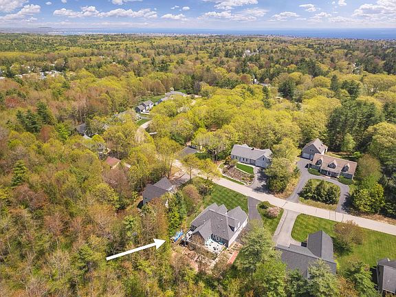 3rd image of 141 Rabbit Run