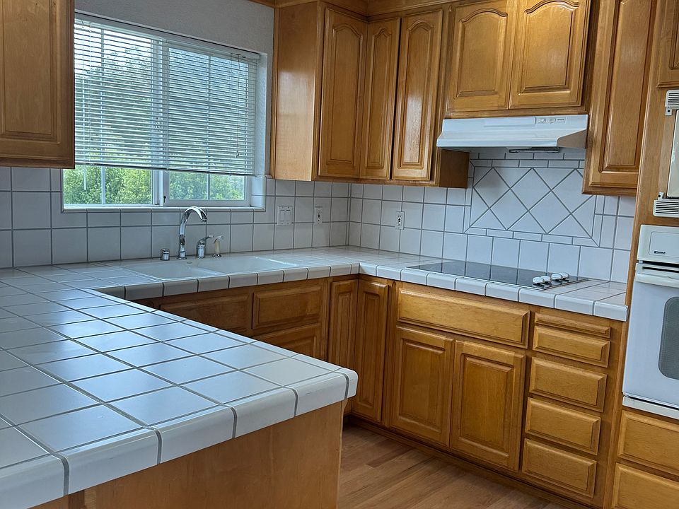 1st image of 759 Johnston St