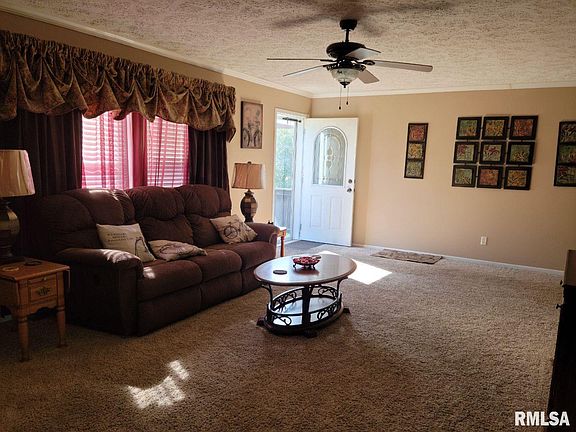 3rd image of 220 N Maze Ave