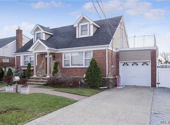 2nd image of 1119 Langdon St