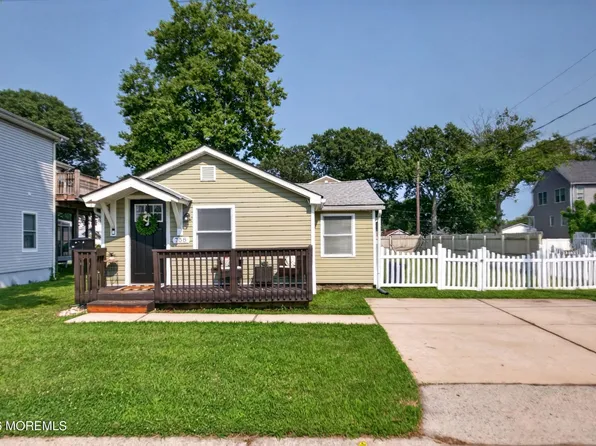 758 Monmouth Parkway, North Middletown, NJ 07748
