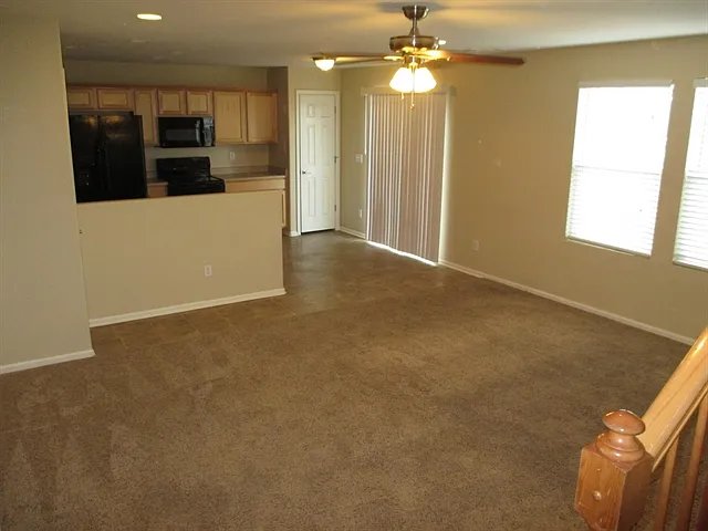 802 Sunrise Dr — Photo 5
