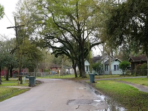 4th image of 4453 Woodlawn Ave