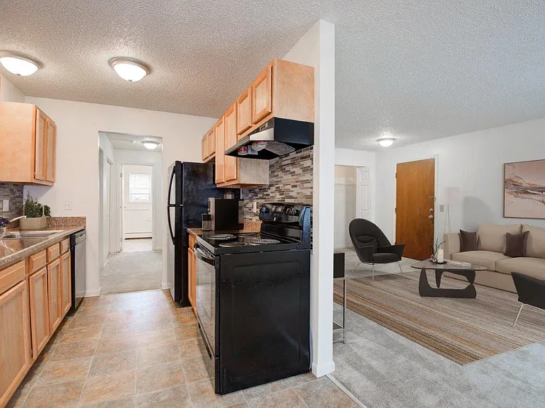 Knollwood Manor Apartment Homes — Photo 5