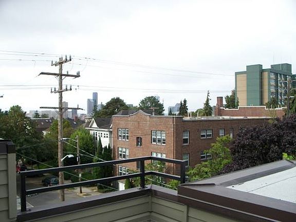 4th image of 600 Malden Ave E APT 305