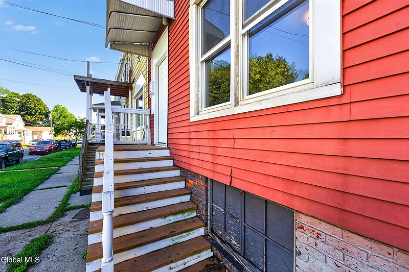 4th image of 37 Nelson Avenue