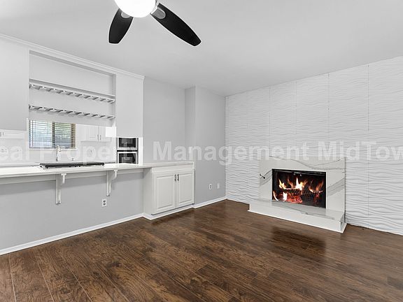 3rd image of 2827 Blackwood Dr