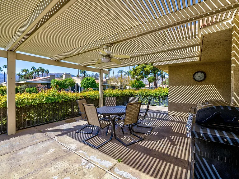 72385 Beverly Way — Photo 17