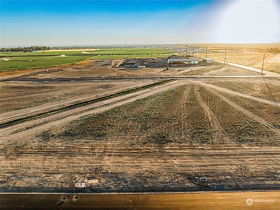 3rd image of 118 Legacy Lane