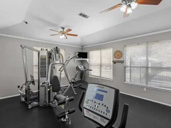 Encino Park Apartments