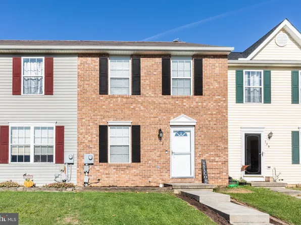 137 Apple Grove Ln, Littlestown, PA 17340