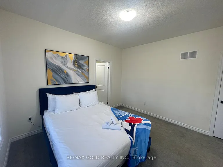 537 Veterans Dr — Photo 43