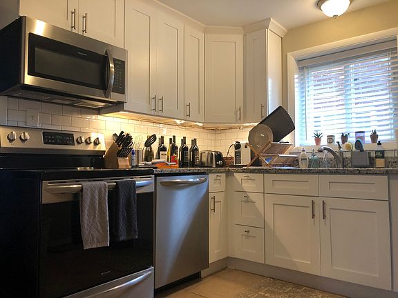 2nd image of 535 Jackson Blvd #2E