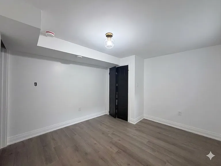 184 Ottawa St S #1 — Photo 9