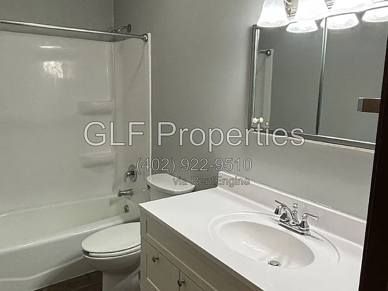 243 N 1st St #6 — Photo 4