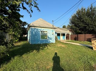 776 Barber Ave #B, Cleburne, TX 76031