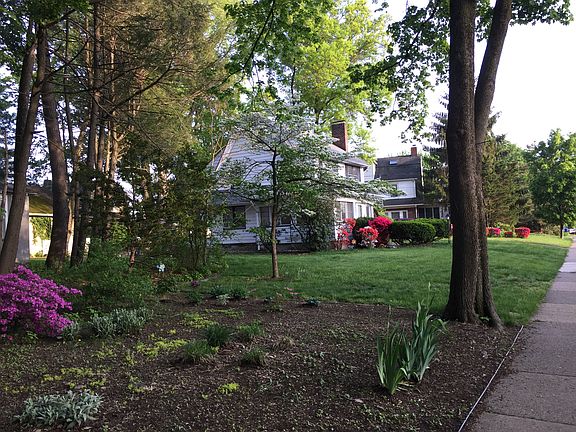 3rd image of 209 Harding Rd