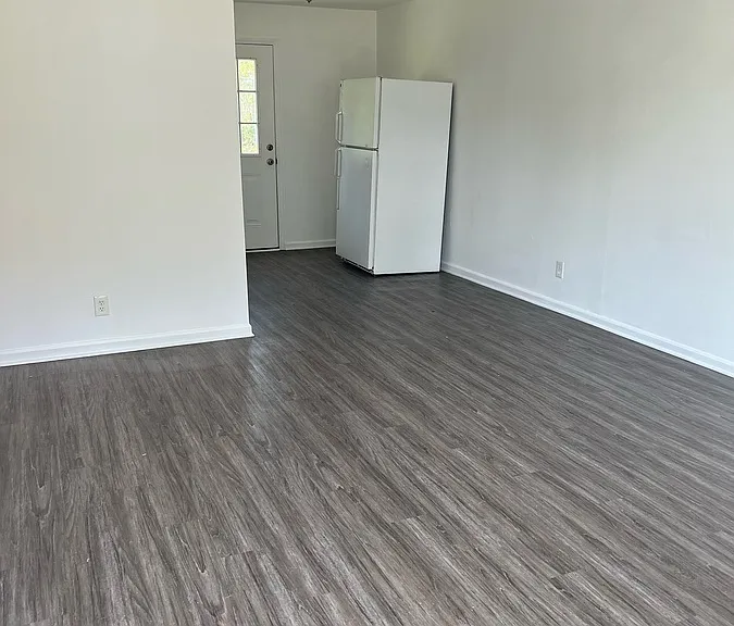 3940 Overland Hts #C — Photo 5