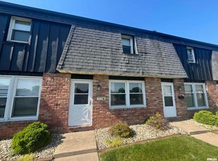 1919 Canterbury Dr APT H, Washington, IL 61571