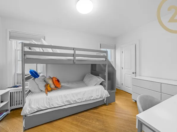 1530 East 2nd Street image 10 of 25