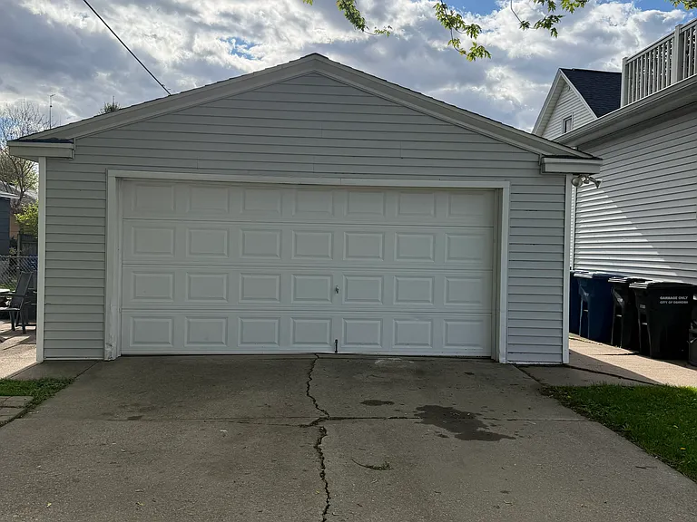705 Rugby St — Photo 10