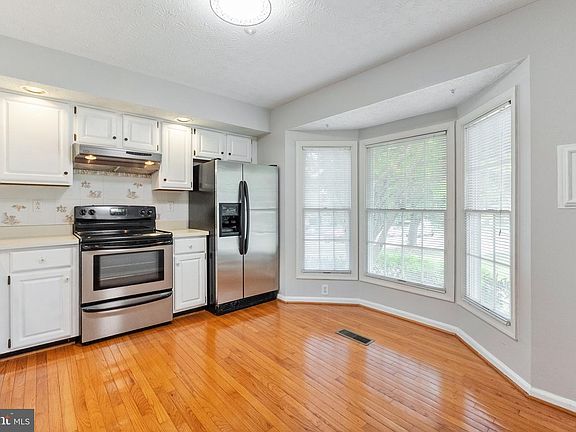 4th image of 8553 Paragon Ct