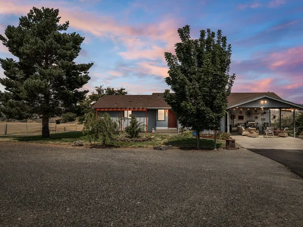 950 SE Dover Ln, Madras, OR 97741