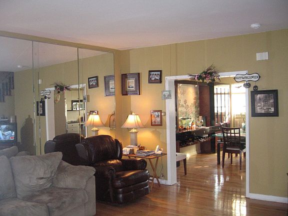 LARGE LIVINGROOM