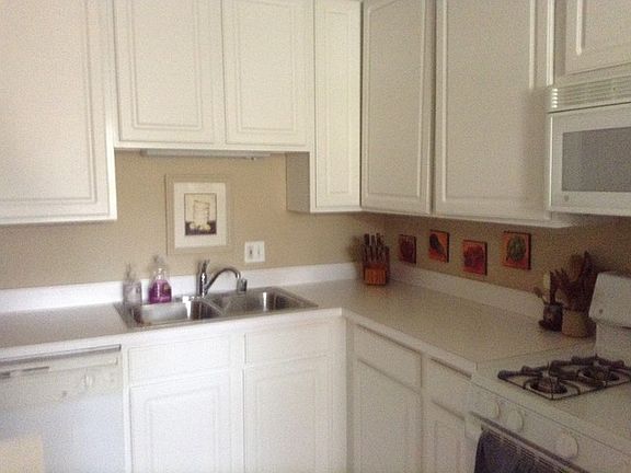 4th image of 1726 W Estes Ave APT 2S