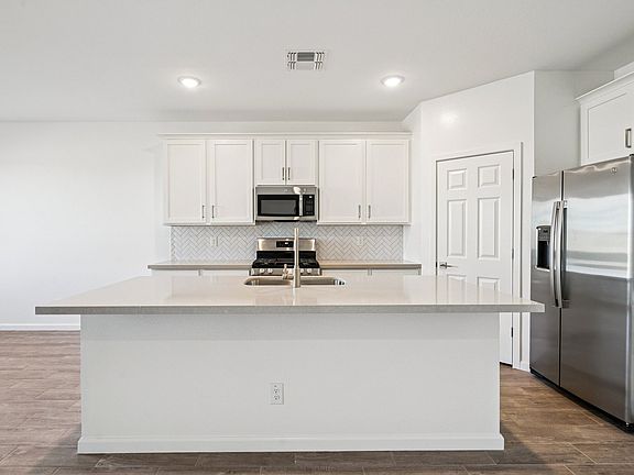 North Copper Canyon - Iris Interior Image 4