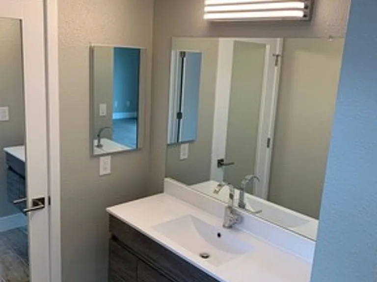 2 bed/2 bath charming TINY house in Concord — Photo 10