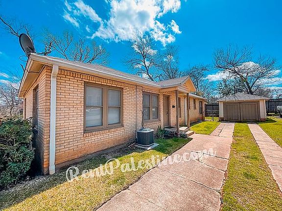 2nd image of 204 E Neches St