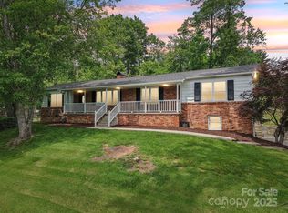 68 Broyles Rd, Hendersonville, NC 28791