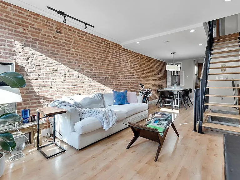 827 S Curley St — Photo 3