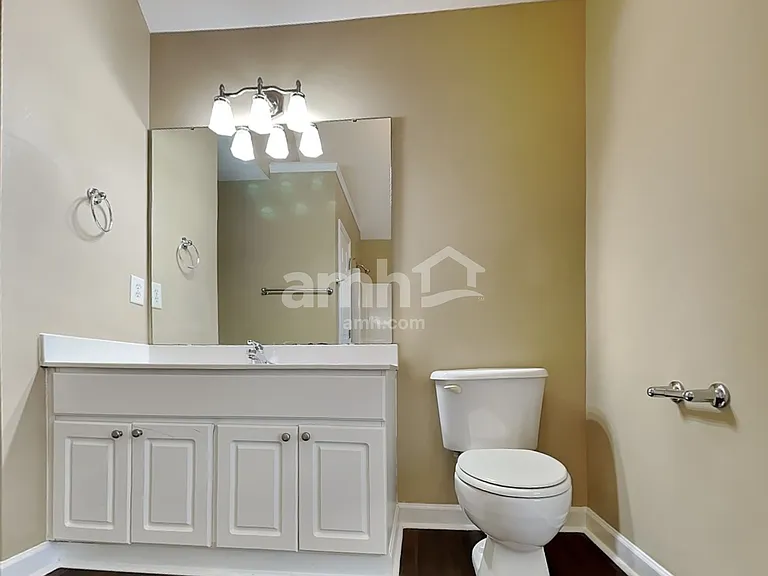 7904 Willow Croft Dr — Photo 17