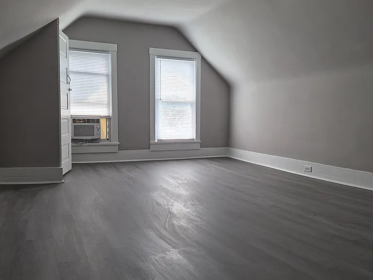 1353 Bakers Ridge Rd — Photo 12