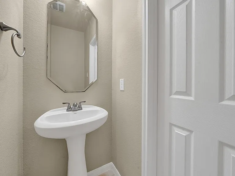 16911 Wedgeside Park — Photo 14