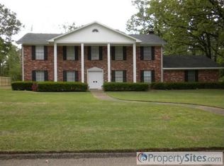 642 Country Pl, Longview, TX 75605