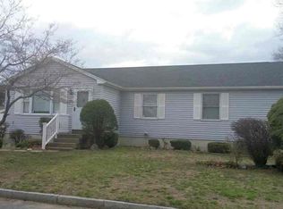 18 Pascal Dr, Springfield, MA 01119