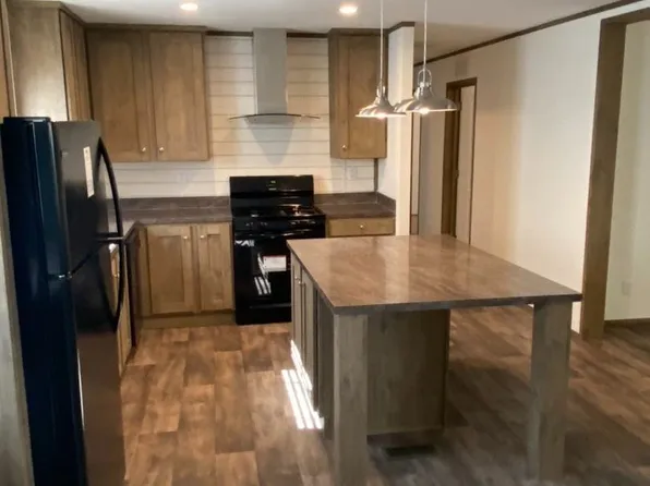 211 F St, Dickinson, ND 58601