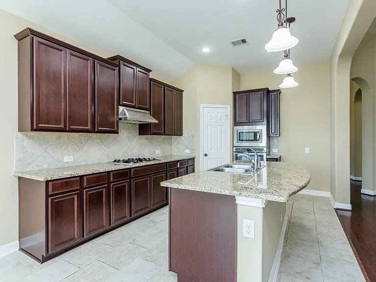 7810 Deep Green Dr — Photo 15