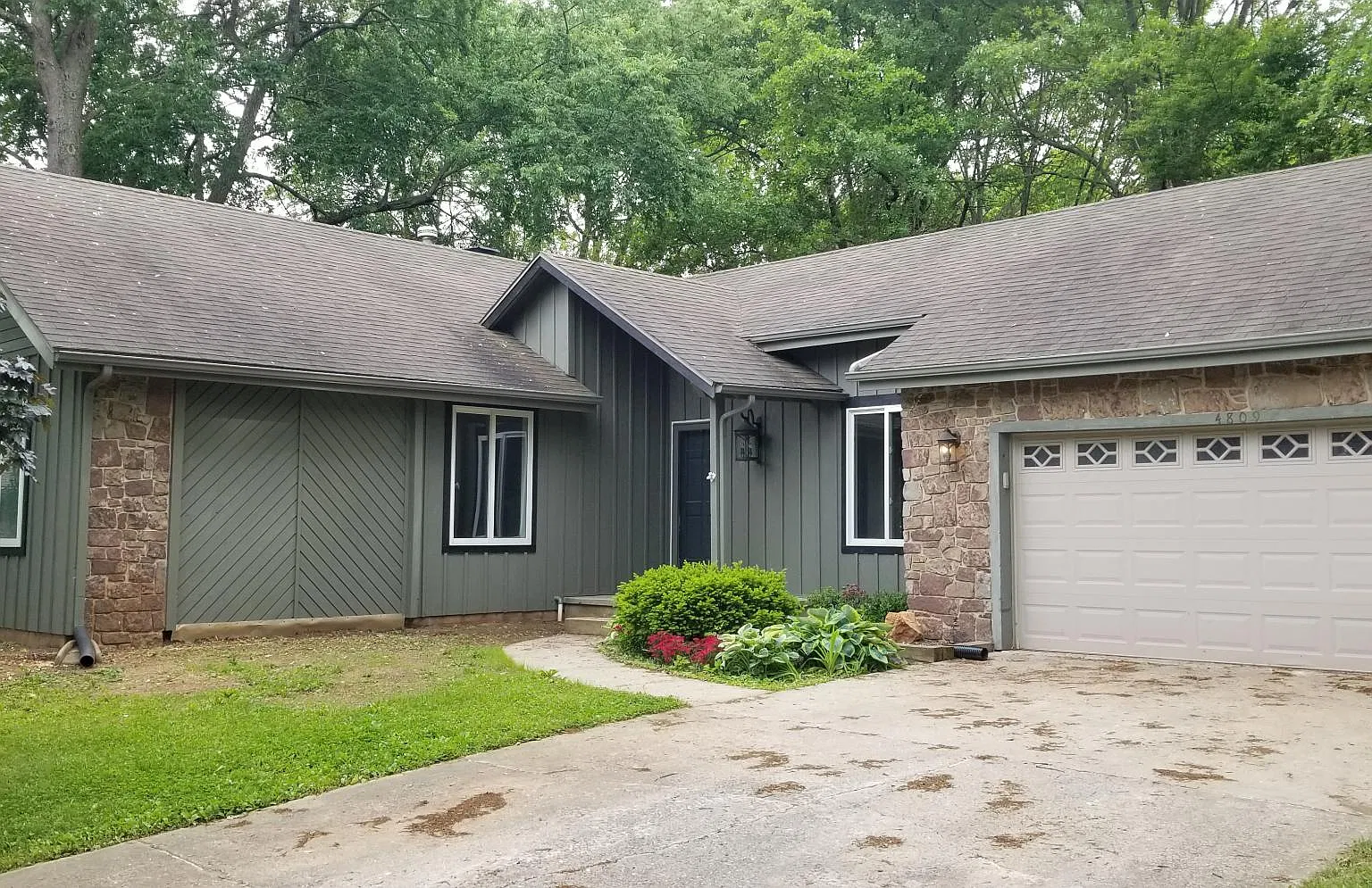 4 bed, 3308 sqft, $2,600 — Photo 1