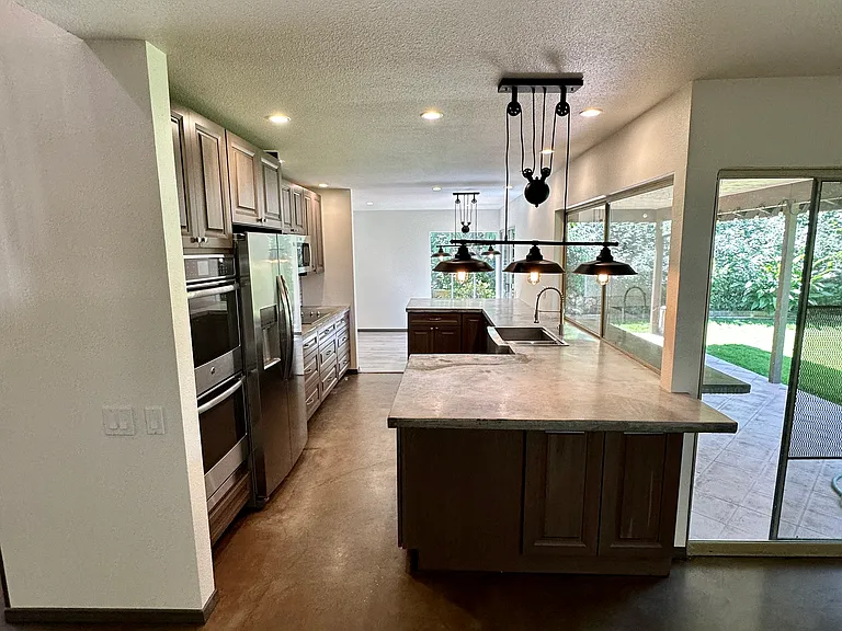 6566 Ridge Manor Ave — Photo 7