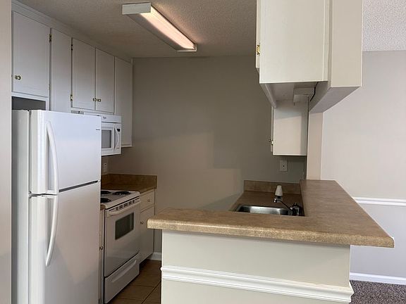 4th image of 160 N Springview Dr