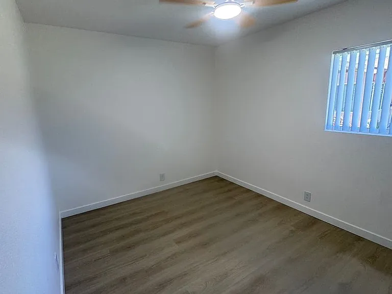 10541 Sycamore Ave — Photo 18