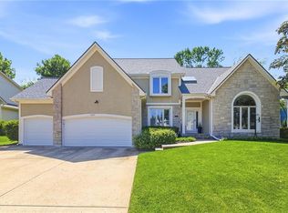8001 Darnell Ln, Lenexa, KS 66215