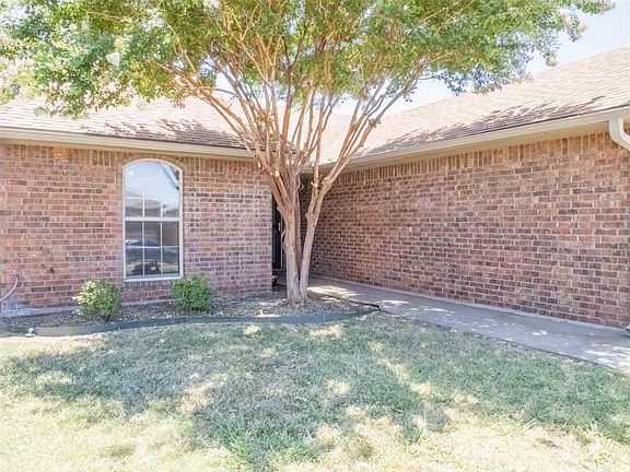 4th image of 4404 SW Rolling Hills Dr