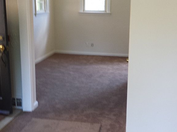 3rd image of 1205 Saint Vincent St